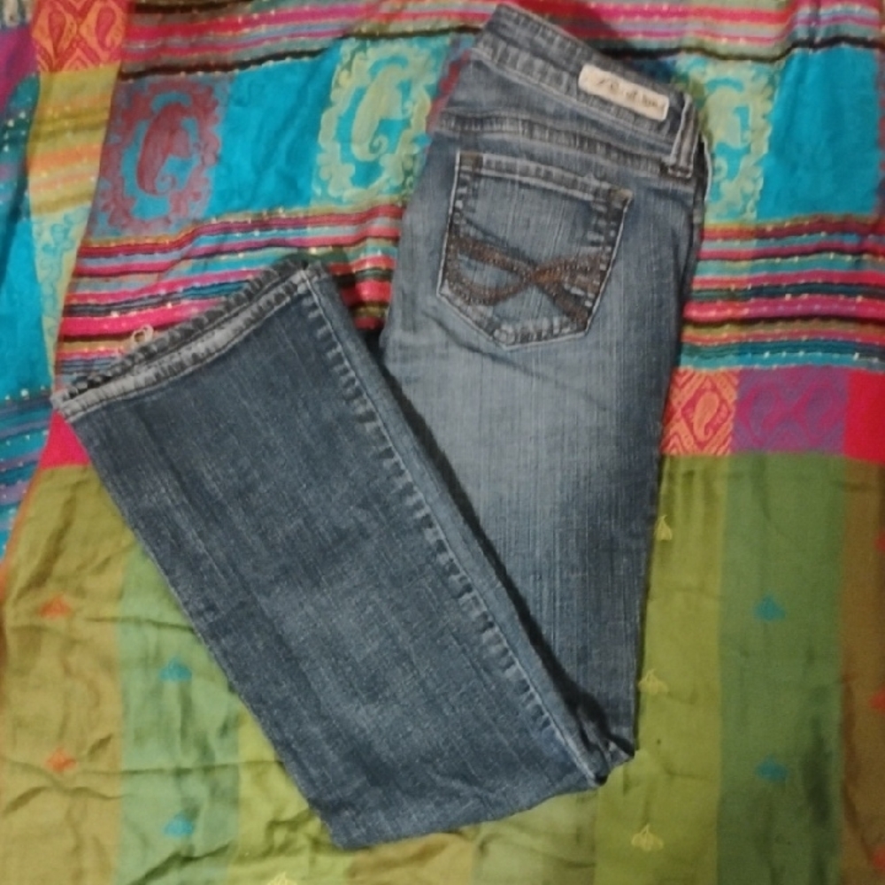 Refuge Blue Slight Flare Leg Jeans Classic Style Size 8S - Picture 3 of 3